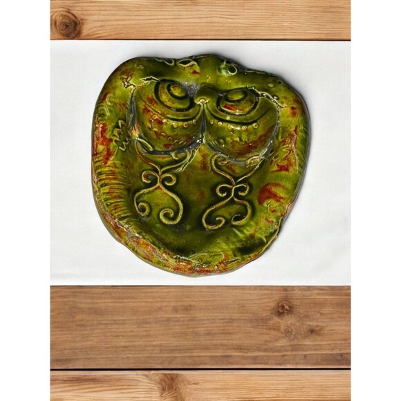 Vintage Green Ceramic Frog With Hand-Painted Details Figurine - Picture 5 of 8